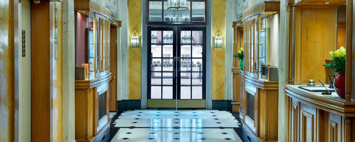 lonql-grand-residences-mayfair-london-suite.jpg-lobby